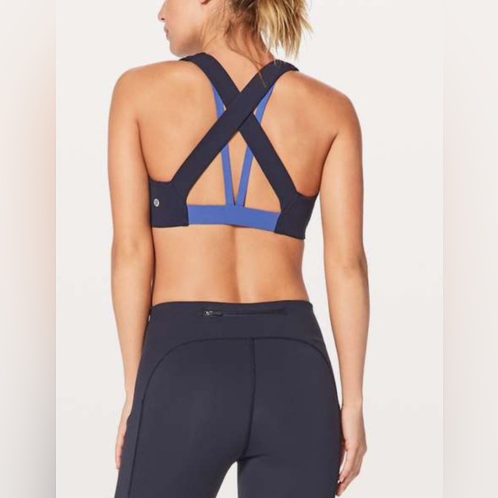 Lululemon Sports Bra Sweat Times size 10 in two tone blue good conditon